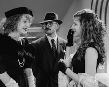 <p>Czarno-biały bal w DCF. Kreacje, w jakich przybyli goście specjalnego pokazu filmu &bdquo;Casablanca&rdquo;</p>