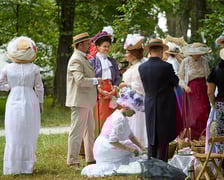 <p>VIII piknik&nbsp;&bdquo;Krynoliny&rdquo; &ndash; Stowarzyszenia Rekonstrukcji Historycznej i Kostiumingu w Parku Południowym</p>