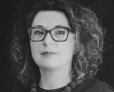 <p>Menadżerka i animatorka kultury. Od 14 lat związana z kulturą w zagłębiu miedziowym. Doświadczona inicjatorka i realizatorka projekt&oacute;w kulturalnych. Założycielka i Prezes Fundacji Kulturolubni.&nbsp;</p> <p>Od ponad czternastu lat moje życie związane jest z kulturą. Podczas studi&oacute;w realizowałam staż do CK &bdquo;ZAMEK&rdquo; we Wrocławiu i wiedziałam, że znalazłam swoje powołanie i niczego innego w życiu zwyczajnie nie chcę robić. Pracowałam w kilku instytucjach kultury, poszukując wyzwań i przestrzeni do działania.&nbsp;</p> <p>W grudniu 2019 r. postanowiłam spełnić jedno z moich marzeń i powołałam do życia Fundację &bdquo;Kulturolubni&rdquo;, kt&oacute;rej mam przyjemność być Prezesem. W 2021 roku rozpoczęłam pracę w CDT w Lubinie, z kt&oacute;rym jestem związana do dziś i kt&oacute;re wsp&oacute;łtworzę niemal od momentu powstania instytucji. W swojej działalności najchętniej inicjuję i realizuję projekty, kt&oacute;re wzmacniają więzi społeczne oraz pozwalają na zachowanie tradycji i dziedzictwa. Uważam się za lokalną patriotkę, zakochaną w regionie zagłębia miedziowego i miedzi. Od zeszłego roku prowadzę jedyne w okolicy warsztaty poświęcone miedzi.&nbsp;</p> <p>DOŚWIADCZENIE:&nbsp;</p> <ul class="wp-block-list"> <li>sierpień 2021 &ndash; obecnie: Centrum Działań Tw&oacute;rczych w Lubinie &ndash; Specjalista ds. organizacji&nbsp;</li> <li>luty 2020 &ndash; obecnie: Fundacja &bdquo;KULTUROLUBNI&rdquo; &ndash; Prezes&nbsp;</li> <li>kwiecień 2019 &ndash; wrzesień 2021: Centrum Kultury w Polkowicach &ndash; Specjalista (Dział Animacji Społeczno-Kulturalnych)&nbsp;</li> <li>kwiecień 2017 &ndash; marzec 2019: Gminny Ośrodek Kultury w Radwanicach &ndash; Animator kultury&nbsp;</li> <li>sierpień 2011 &ndash; marzec 2017: Polkowickie Centrum Animacji &ndash; Specjalista (szef Działu Organizacji)&nbsp;</li> <li>kwiecień 2010 &ndash; marzec 2011: Centrum Kultury Zamek we Wrocławiu&nbsp;</li> </ul> <p>WYKSZTAŁCENIE&nbsp;</p> <ul class="wp-block-list"> <li>studia podyplomowe &ndash; Zarządzanie plac&oacute;wkami kultury (Uniwersytet Ekonomiczny we Wrocławiu), Menedżer Kultury we Wsp&oacute;łpracy Region&oacute;w Unii Europejskiej (Uniwersytet Wrocławski&nbsp;</li> <li>studia &ndash; filologia polska (Uniwersytet Wrocławski), Specjalizacja: Edukacja nieformalna, polonista jako lider i animator społeczności lokalnej&nbsp;</li> </ul> <p>WYBRANE PROJEKTY&nbsp;</p> <ul class="wp-block-list"> <li>&ldquo;Kulturalne Lato&rdquo;&nbsp;</li> <li>&ldquo;Okiem Artysty&hellip; Powiatowe Plenery Artystyczne&rdquo;&nbsp;</li> <li>&ldquo;Z ziemi polkowickiej&hellip; Baśnie i Legendy&rdquo;&nbsp;</li> <li>&ldquo;Muzyka na mieście&rdquo;&nbsp;</li> <li>&ldquo;Niech żyje bal. Senior w Centrum&rdquo;&nbsp;</li> <li>&ldquo;Mieć Miedź&rdquo;&nbsp;</li> <li>&ldquo;Kulturolubny Lubin&rdquo;&nbsp;</li> <li>&ldquo;Sztuka ulicy, sztuka na ulice!&rdquo;&nbsp;</li> </ul> <p><strong>Rekomendacje:</strong></p> <ul class="wp-block-list"> <li>Małgorzata Mędrala (Stowarzyszenie Aktywne dla Gminy Ścinawa)</li> <li>Daniel Horoszczak</li> <li>Agnieszka Kompanicka-Dyczko</li> <li>Kamila Grabka-Levin</li> </ul>