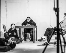 Zdjęcie z próby „Jesieni” w Teatrze Polskim w Podziemiu