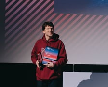 <p>Jesse Eisenberg z Indie Star Award&nbsp;</p>