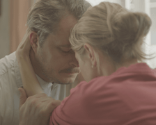 <p>Tomasz Schuchardt i Paulina Gałązka w filmie &bdquo;To się nie dzieje&rdquo;&nbsp;</p>