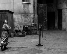 <p>Kadry z filmu&nbsp;&bdquo;Dziewczyna z igłą&rdquo;</p>