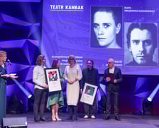 <p>Wrocławska Nagroda Artystyczna 2024. Zwycięzc&oacute;w poznaliśmy we wtorek, 10 grudnia w Sali Czerwonej Narodowego Forum Muzyki podczas gali &ndash; laureaci z dziedziny: Teatr (tw&oacute;rcy Teatru Kambak)</p>