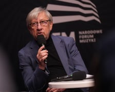 <p>W sztuce nie ma postępu. W sztuce nie jest tak, że dzieła, kt&oacute;re powstały p&oacute;źniej są doskonalsze od tych, kt&oacute;re powstały wcześniej. One są po prostu inne. Nie ma więc problemu by połączyć z sobą utwory powstałe w r&oacute;żnych epokach, nawet na jednym koncercie, a szczeg&oacute;lnie w trakcie festiwalu - m&oacute;wił Andrzej Kosendiak</p>