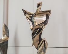 L’UNI. Stanisław Wysocki wernisaż rzeźby „Piękno jest kobietą