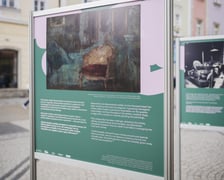 Wystawa poświęcona Oldze Boznańskiej przy ulicy Świdnickiej we Wrocławiu
