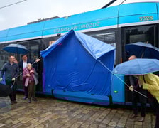 <p>Tramwaj im. Stanisława Dr&oacute;żdża będzie jeździł po Wrocławiu od poniedziałku 16 czerwca</p>