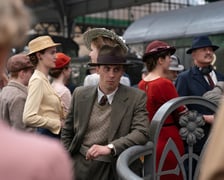 <p>Serial „Breslau” kręcono we Wrocławiu – tu bohaterowie na Dworcu Głównym</p>