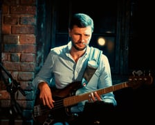 <p>Na zdjęciu Natalia Lubrano z zespołem podczas koncertu w Mleczarni</p>