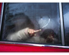 <p>Jedna z fotografii z pierwszego albumu kolektywu fotograficznego kolektywu &bdquo;Z bliska&rdquo;</p>