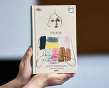 <p>Jenny Erpenbeck, &bdquo;Kairos&rdquo;, przełożyła Eliza Borg, Wydawnictwo Znak&nbsp;</p>