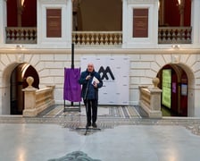 <p>Uroczyste odsłonięcie &bdquo;Portretu sześcioletniej Bożeny Steinborn&rdquo; Witkacego &ndash; daru dla Muzeum Narodowego we Wrocławiu</p>