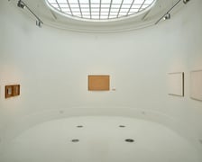 <p>Wystawa &bdquo;Wsch&oacute;d słońca na Zachodzie&rdquo; w Pawilonie Czterech Kopuł potrwa do końca maja</p>