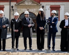 <p class="MsoNormal">Symboliczne &bdquo;wbicie łopaty&rdquo; pod budowę Muzeum Książąt Lubomirskich</p>