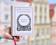 <p>Charles Baudelaire, &bdquo;Kwiaty zła&rdquo;, seria Biblioteka Narodowa, wstęp i opracowanie Tomasz Swoboda, Wydawnictwo Ossolineum</p>