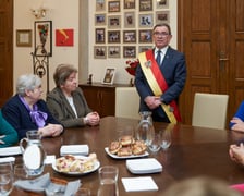 Wizyta seniorów w gabinecie  prezydenta Wrocławia
