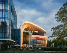 Wizualizacja budynku centrum handlowego Wroclavia z nowym logo międzynarodowej marki Westfield