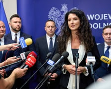 <p>Konferencja prasowa w Dolnośląskim Urzędzie Wojew&oacute;dzkim, 10.08.2026. Przy mikrofonie wojewoda dolnośląski, Anna Żabska.&nbsp;</p>