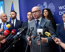<p>Konferencja prasowa w Dolnośląskim Urzędzie Wojew&oacute;dzkim, 10.08.2026. Przy mikrofonie wiceprezydent Wrocławia, Jakub Mazur.</p>