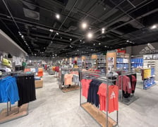 Adidas w centrum handlowym Wrocław Fashion Outlet (dawne Factory) przy ul Granicznej