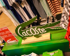 Lacoste w centrum handlowym Wrocław Fashion Outlet (dawne Factory) przy ul Granicznej