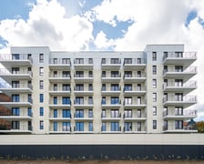 Na zdjęciu widać nowy apartamentowiec, który został wybudowany w sercu Wrocławia,  przy ul. Haukego-Bosaka 18 i 20