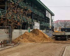 rozbiórka parkingu przy ulicy Swobodnej we Wrocławiu