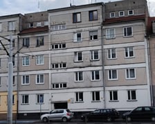 Ulica Kazimierza Wielkiego 61/4. Stare Miasto. Oferta w przygotowaniu Lokal użytkowy położony na parterze (I kondygnacja). Składa się z trzech pomieszczeń oraz wc z przedsionkiem. Wejście z korytarza klatki schodowej. Powierzchnia 38,48 mkw.