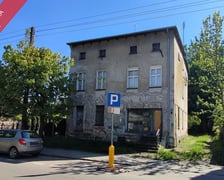 <h2>Ulica Centralna 26 Broch&oacute;w, Krzyki. Cena wywoławcza: 679.000 zł</h2>
<p>Nieruchomość zabudowana budynkiem usługowo-mieszkalnym. Przeznaczona jest pod zabudowa mieszkaniową jednorodzinną wolnostojącą lub bliźniaczą, usługi. Cena wywoławcza: 679.000 zł</p>
<ul>
<li>Powierzchnia działki: 748 mkw.</li>
</ul>