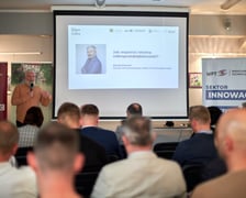 Uczestnicy spotkania z cyklu "Bez  Mikro Nie Ma Makro"w Wiszni Małej.