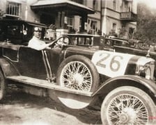 Rok 1925 , Ilse Beckmann, córka Paula w samochodzie Sportwagen SL 40 z 1925 r., produkcji wrocławskiej Otto Beckmann & Co, Motorwagen-Fabrik., źródło: fotopolska.eu