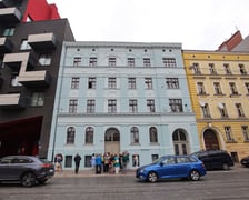 Komunalna kamienica przy ul. Tadeusza Kościuszki 124 to dawny budynek, w którym były biura słynnej fabryki produkującej samochody Beckmann Otto & Co