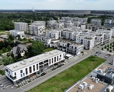 <h2>Nowe Żerniki</h2>
<p>Budowa infrastruktury na Nowych Żernikach ruszyła w 2012 r. Pierwsze budynki powstały w 2016 r. Etapami, prowadzone są kolejne inwestycje mieszkaniowe.</p>