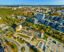 Zdjęcie lotnicze pokazujące miejsce budowy nowej inwestycji mieszkaniowej - Legnicka Vita