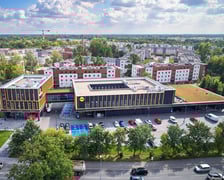 Centrum Handlowe Swoja Olimpia przy ul. Swojczyckiej działa od maja 2021 roku. W czerwcu 2024 r. ruszyła rozbudowa