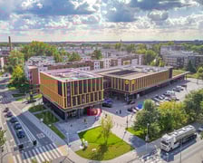 Centrum Handlowe Swoja Olimpia przy ul. Swojczyckiej działa od maja 2021 roku. W czerwcu 2024 r. ruszyła rozbudowa