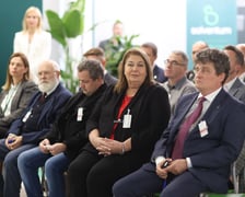 Uroczystość wkopania kamienia węgielnego pod  budowę fabryki Solventum we Wrocławiu.