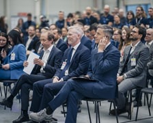 Spółka GE Aerospace ogłosiła w poniedziałek 24 marca oficjalne otwarcie nowoczesnego zakładu obsługi technicznej silników lotniczych XEOS w Środzie Śląskiej koło Wrocławia