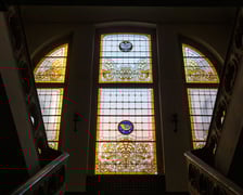 Neobarokowy gmach pod adresem Powstańców Śląskich 134-138, widok z roku 2025