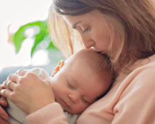 <h2>Czy program &bdquo;Aktywni rodzice w pracy&rdquo; to tzw. babciowe?</h2>
<p>&bdquo;Aktywni rodzice w pracy&rdquo; to oficjalna nazwa rządowego programu, potocznie nazywanego &bdquo;babciowym&rdquo;.</p>
<p>- To wsparcie finansowe jest przeznaczone dla rodzic&oacute;w dzieci w wieku od 12 do 35 miesięcy, kt&oacute;rzy chcą łączyć aktywność zawodową z opieką nad maluchem w domu przy pomocy dziadka lub babci - m&oacute;wi Iwona Kowalska-Matis regionalna rzeczniczka prasowa ZUS na Dolnym Śląsku.</p>