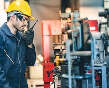 <h2>Gdzie znaleźć dokumentację ze zlikwidowanych zakład&oacute;w pracy?</h2>
<p>Instytucją, kt&oacute;ra przechowuje dowody dotyczące pracy i płac od pracodawc&oacute;w z całej Polski, kt&oacute;rych postawiono w stan likwidacji lub kt&oacute;rych upadłość ogłoszono, jest działające od 2004 r. <a href="https://warszawa.ap.gov.pl/nasze-oddzialy/oddzial-dokumentacji-osobowej-i-placowej/" target="_blank" rel="nofollow noopener">Archiwum Państwowe Dokumentacji Osobowej i Płacowej w Milan&oacute;wku</a> pod Warszawą.</p>
<p>Archiwum wydaje zaświadczenia lub poświadczone kserokopie dokumentacji płacowej.</p>