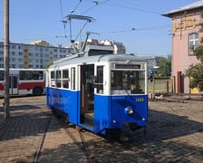 zabytkowy tramwaj w dawnej zajezdni przy ulicy Legnickiej