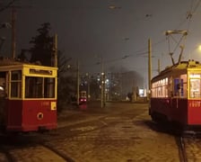 <p>Dwa tramwaje typu LH Standard stojące na ternie dawnej zajezdni tramwajowej przy ulicy Legnickiej</p>