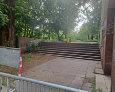 Schody przy wejście na wały przy ul. Sopockiej