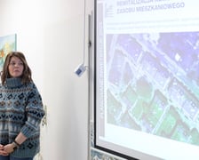 <p>Konsultacje służą wypracowaniu wsp&oacute;lnej koncepcji na zagospodarowanie danego terenu. Te na Brochowie dotyczyły podw&oacute;rek przy ul. Chińskiej</p>