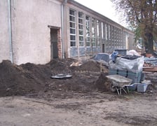 <p>Przebudowa budynku przy ul. Legnickiej 65, 3.10.2006</p>