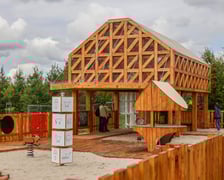 <p>Plac zabaw Średniowieczny Wrocław w parku Tysiąclecia.</p>