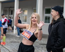 Ostatnia nocna próba przed 12. Tarczyński Nocnym Półmaratonem. Zdjęcia biegaczy - 16 maja 2026 r.