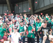 Kibice zaczęli mecz efektownym pokazem confetti